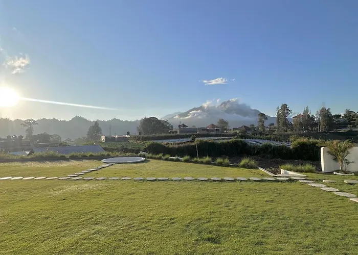 Garden Hill With Private Natural Hot Springs ロッジ クブペンロカン
